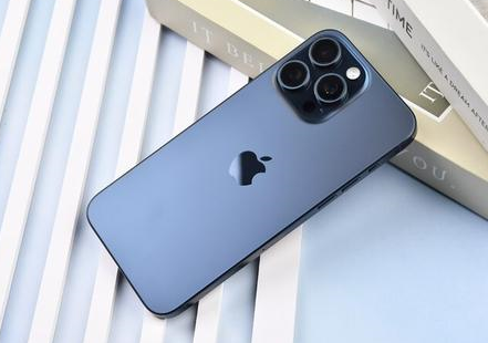 贺州苹果维修点分享iPhone 15 Pro Max屏幕更换全新实操风险 